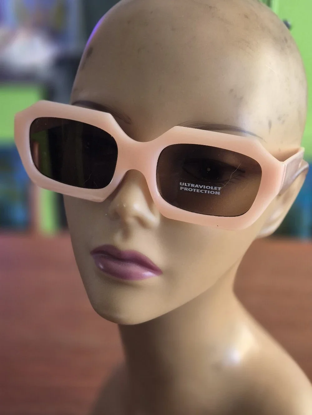 Retro 60s Shell Pink Sunglasses